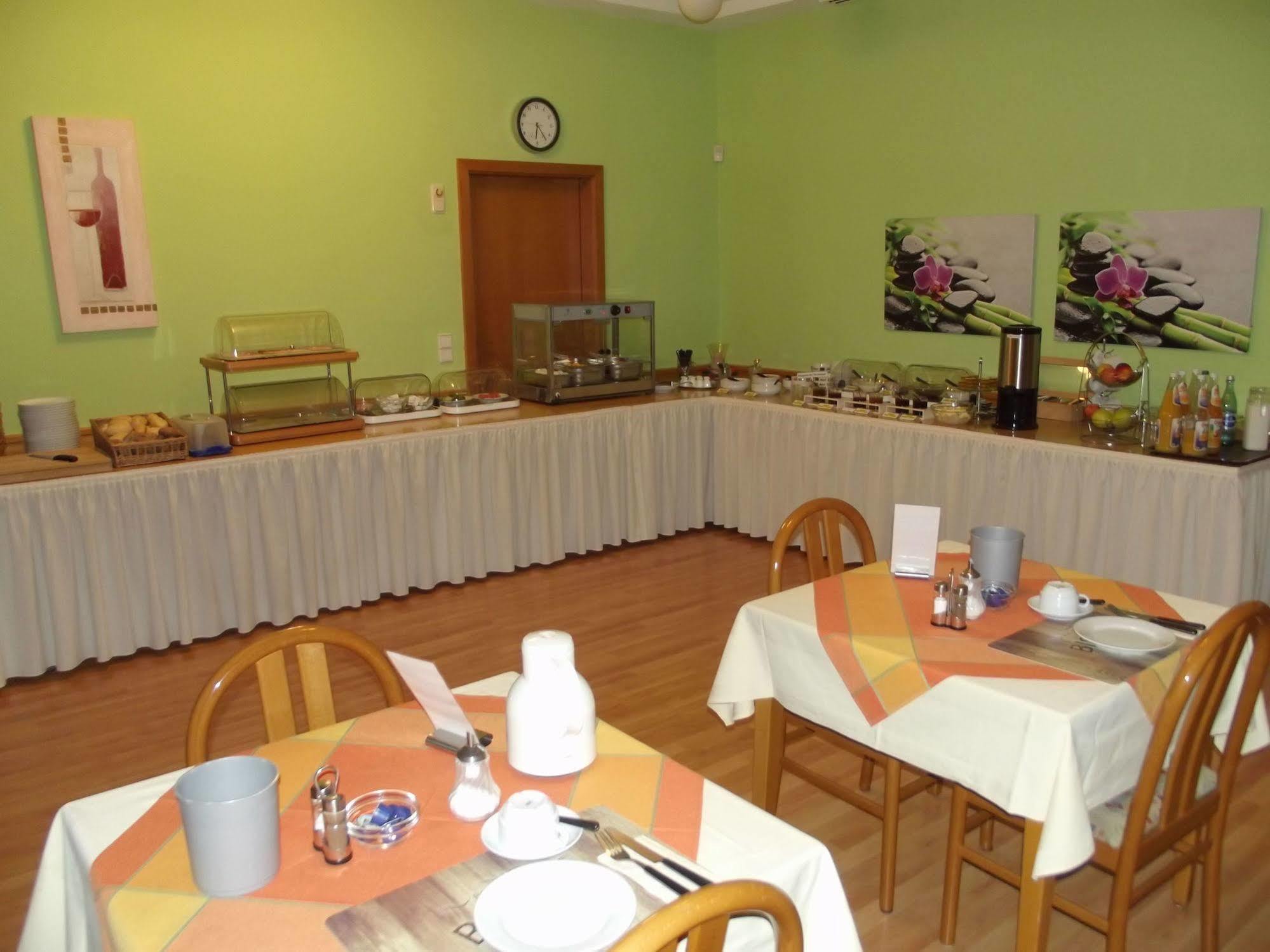 Hotel Mainperle 2*